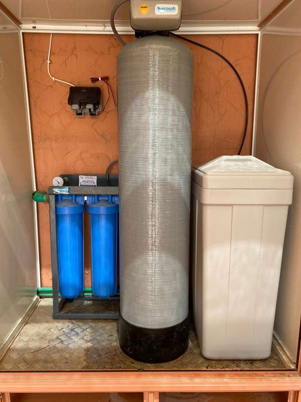 Ecosoft water softener (62 L media) pic
