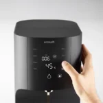 ⁦نظام إيكوسوفت كروس راي لتنقية المياه بتقنية التناضح العكسي، والمصمم للوضع على سطح المطبخ.⁩ - الصورة ⁦5⁩